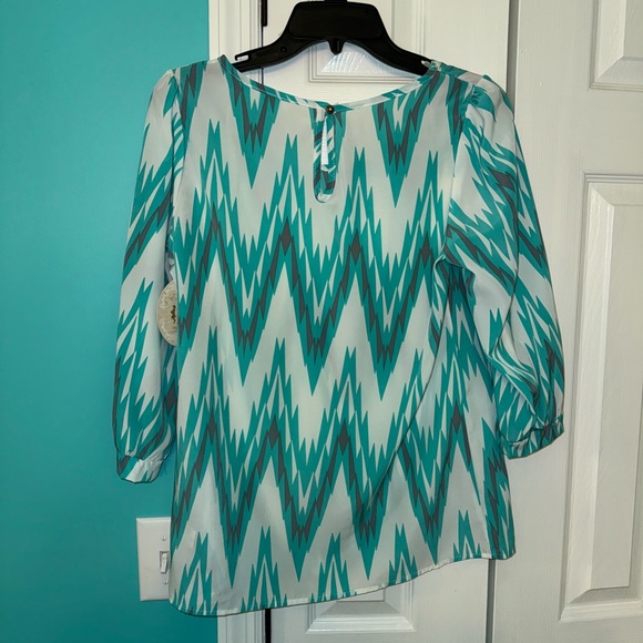 Women’s blouse - Picture 2 of 4